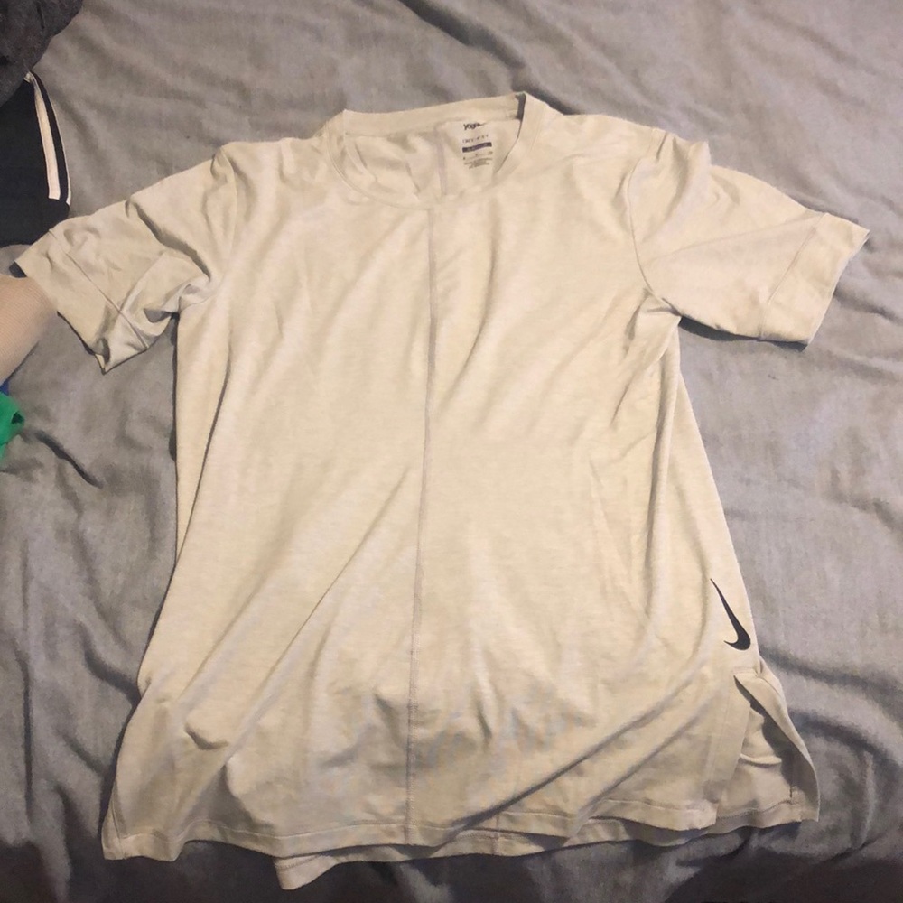Nike Yoga Shirt (Slim Fit)